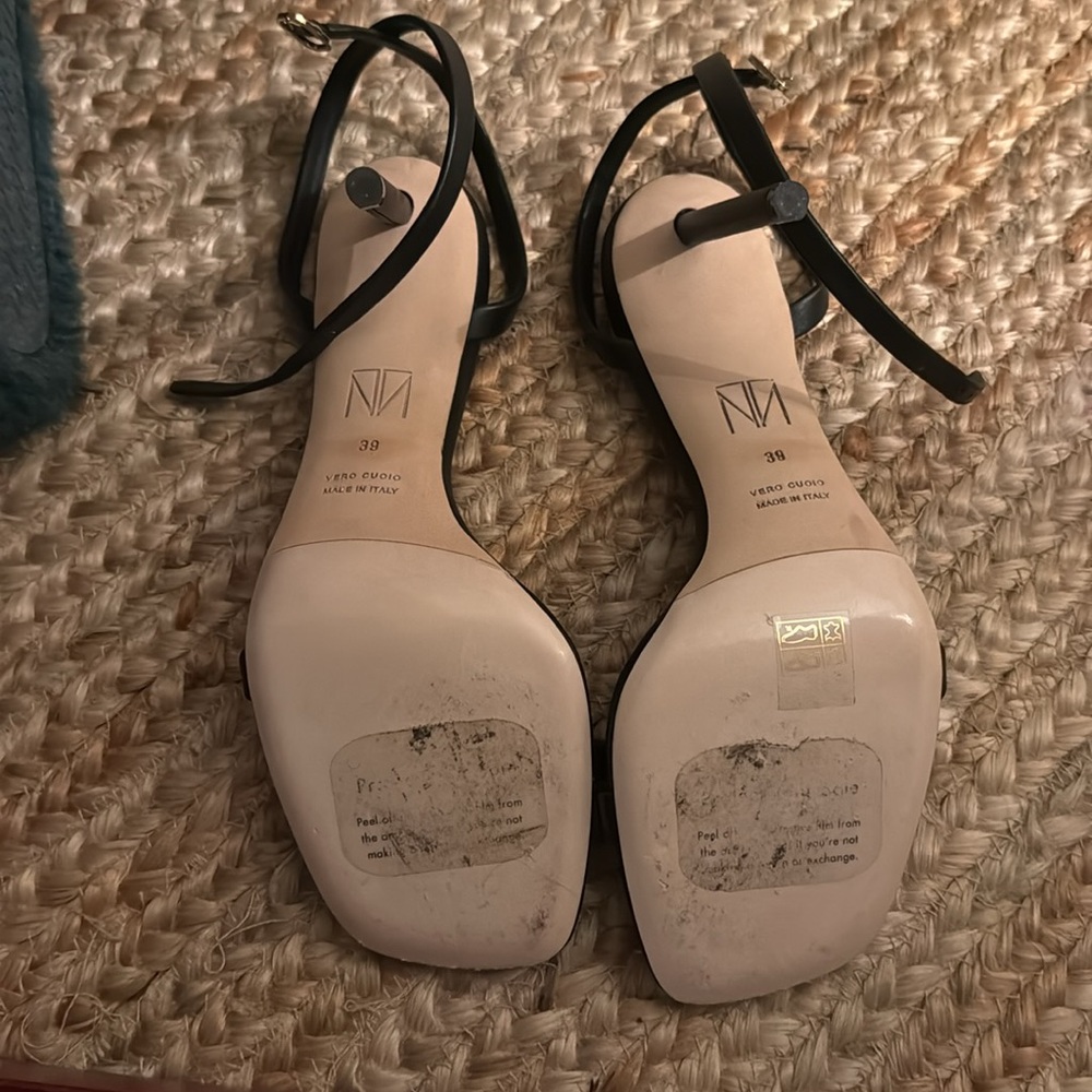 Tamara Mellon pillow top heels - Picture 3 of 5